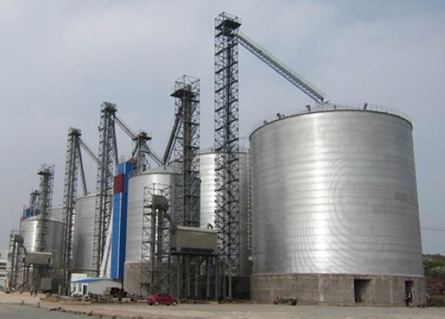 五大连池大型钢板库构造参数及水泥储存质量